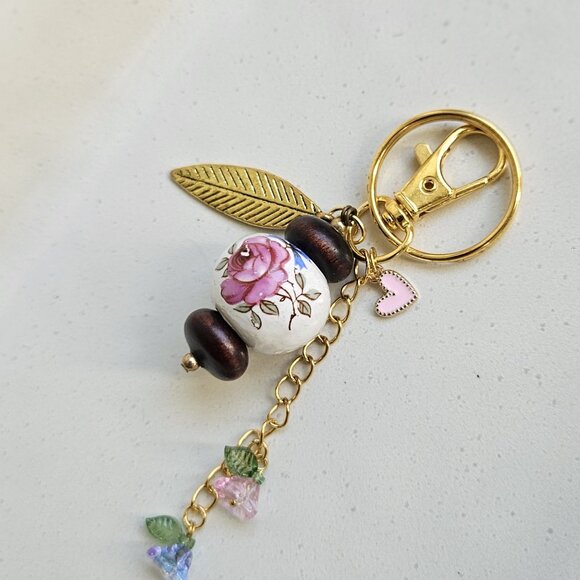 Pink Rose & Gold Leaf Charm Beaded Keychain - Picture 6 of 6